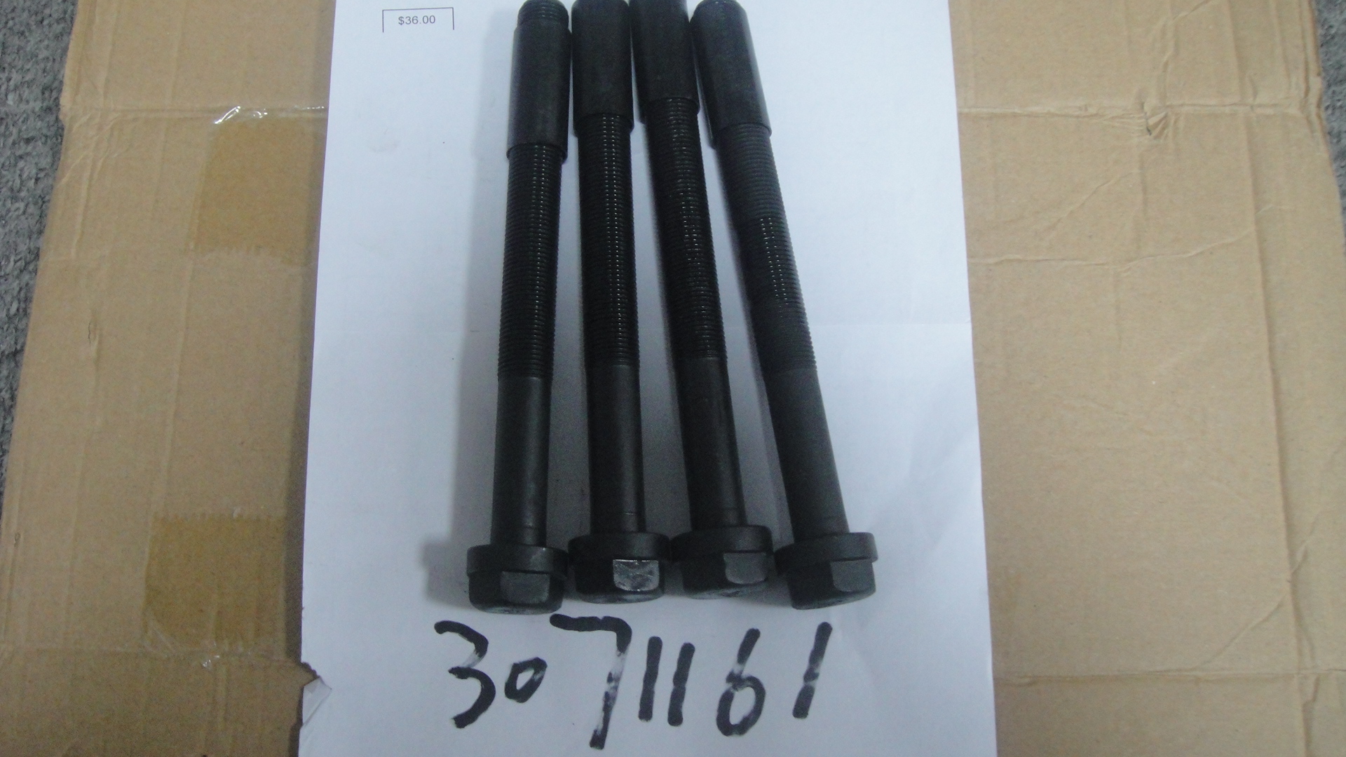 3071161 Head Bolt 3071161 Head Bolt