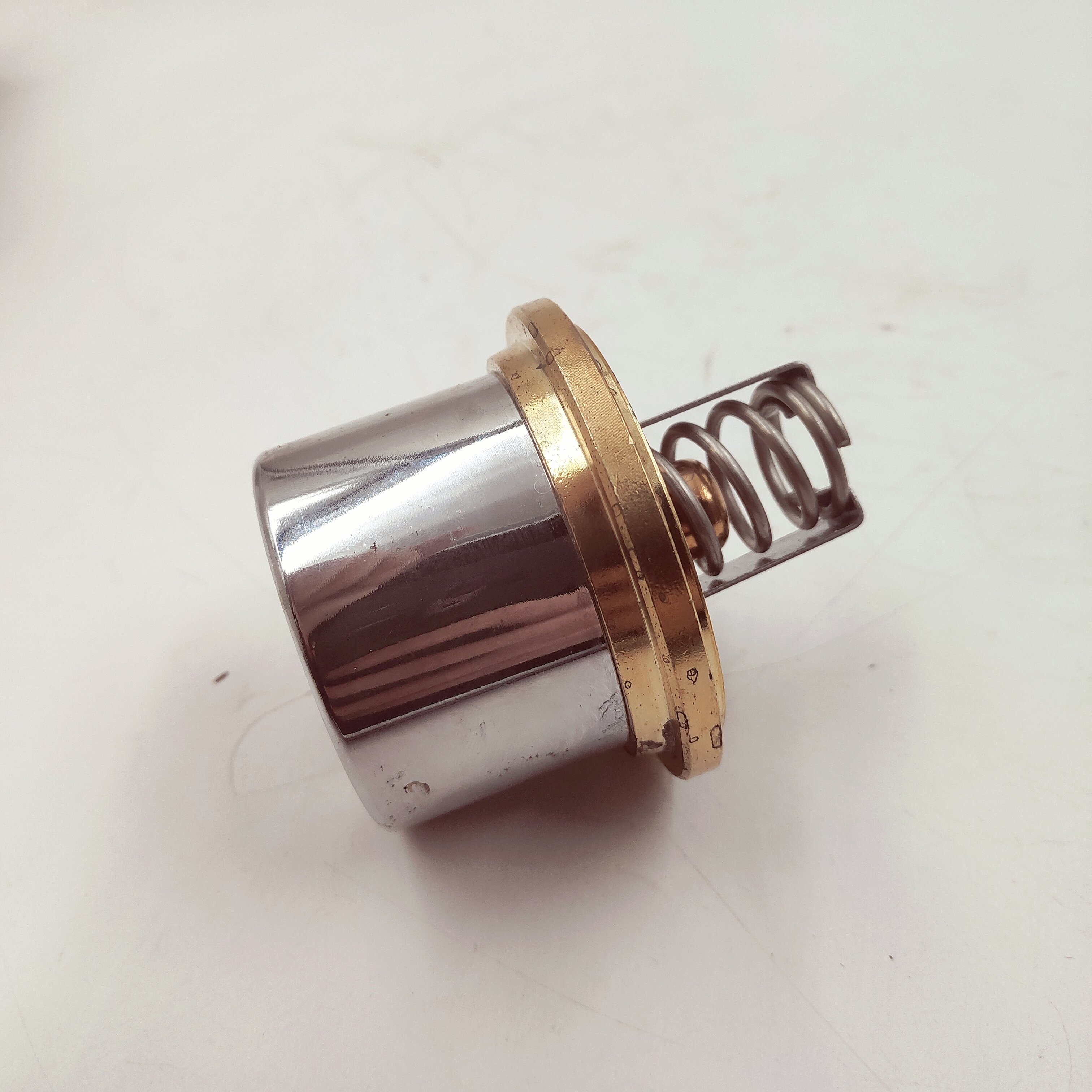 Part Thermostat 3076489 for Cummins K19 Engine