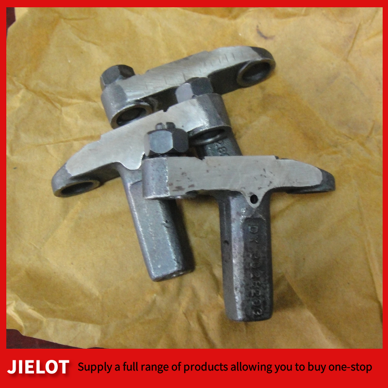 Chongqing Cummins Bulldozer Generator Set Engine Parts NT855 T-shaped Pressing Plate 3028293