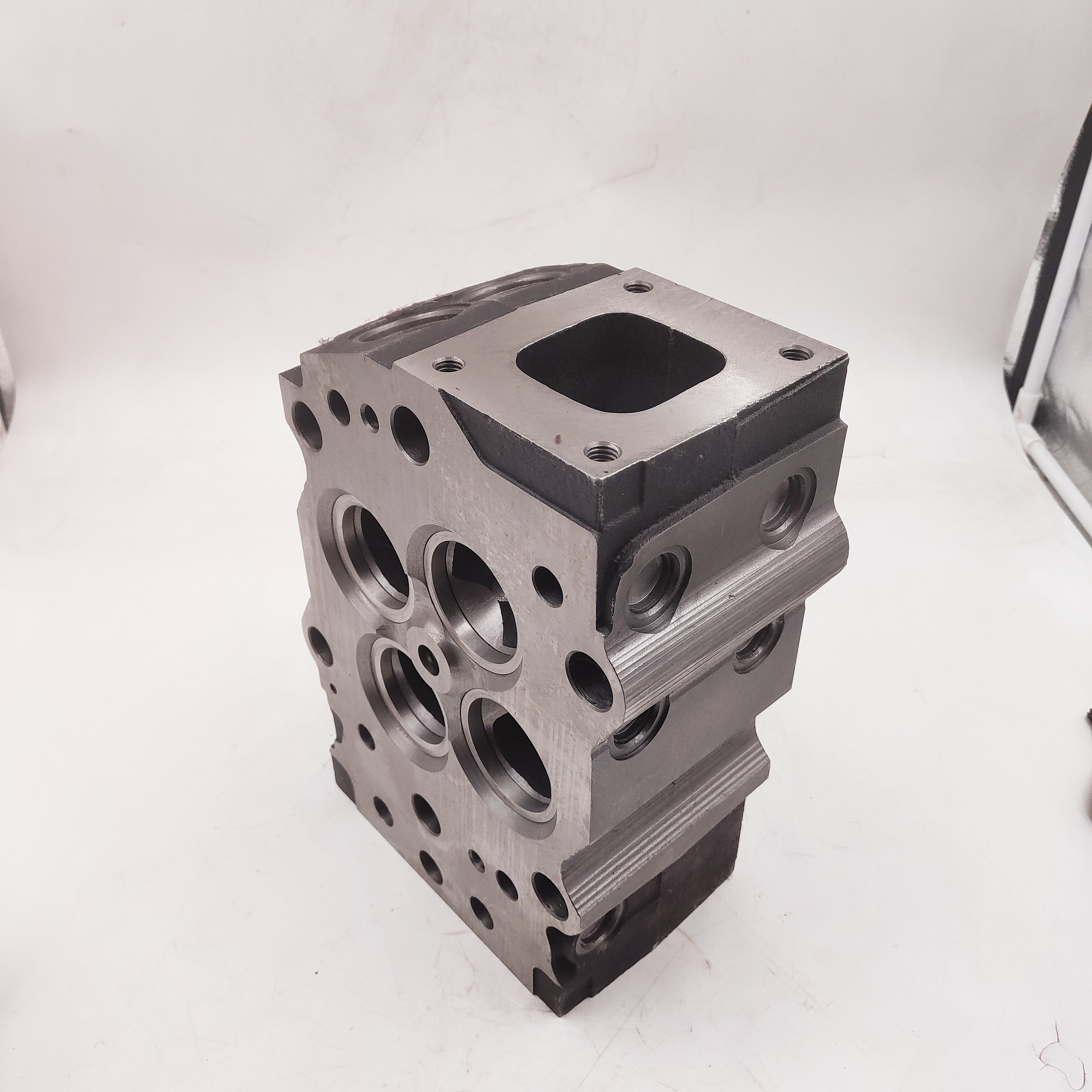 K38 Marine Diesel Engine Cylinder Head 3081064