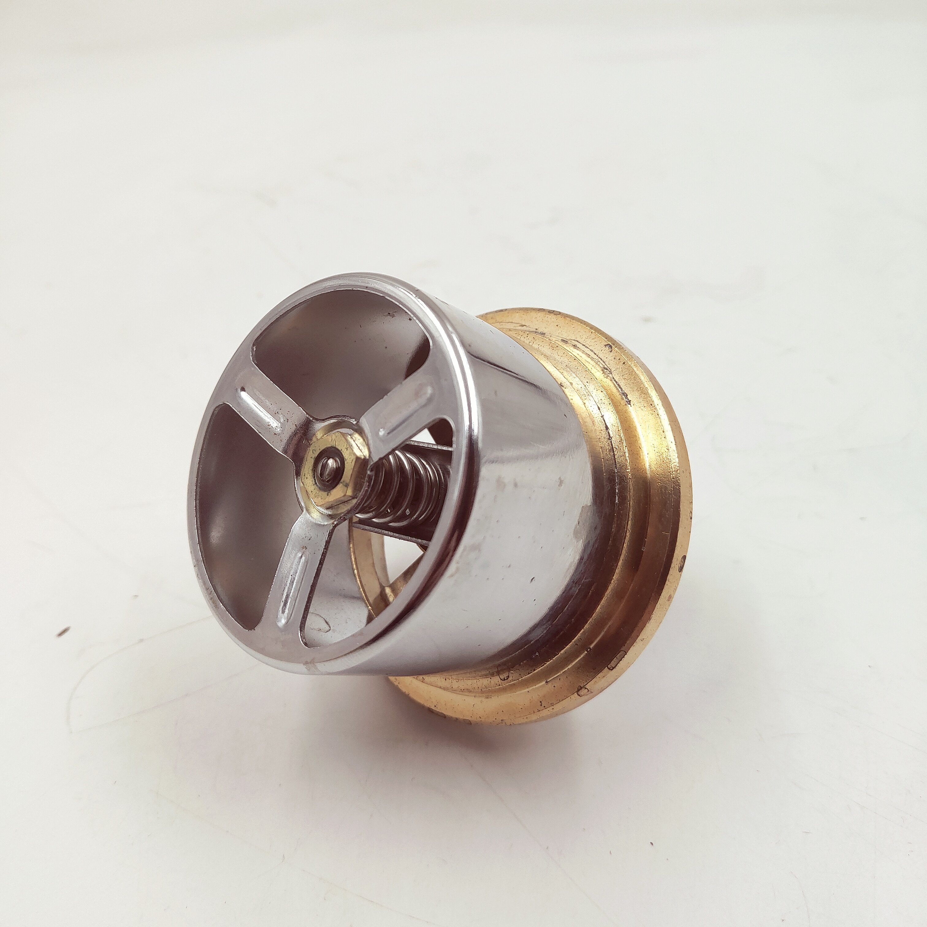Part Thermostat 3076489 for Cummins K19 Engine